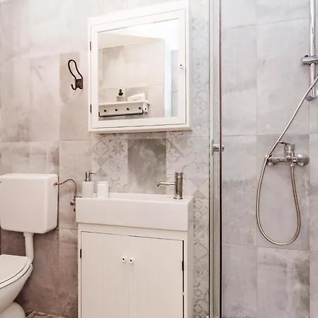 Four Bedroom Holiday In * Sikovo
