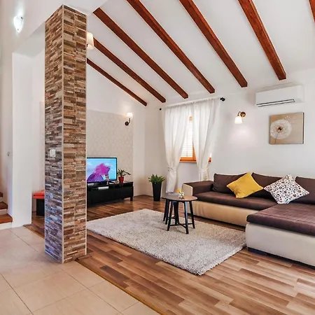 Four Bedroom Holiday In *